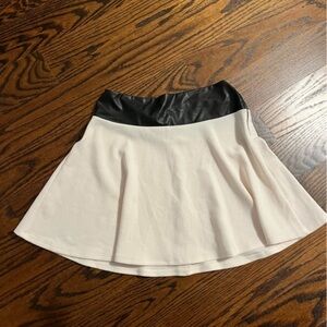 Millibon USA size large beige  and black skirt in perfect condition A-line‎